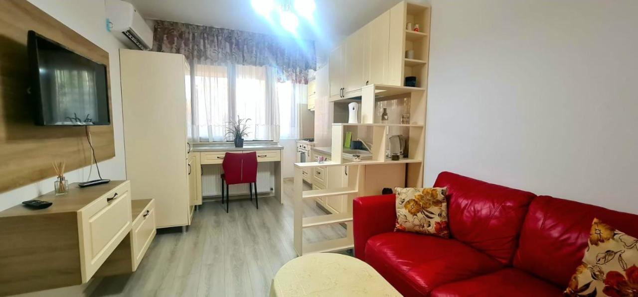 ياش Elyse Comfortable Apartment Close To Palas Mall المظهر الخارجي الصورة